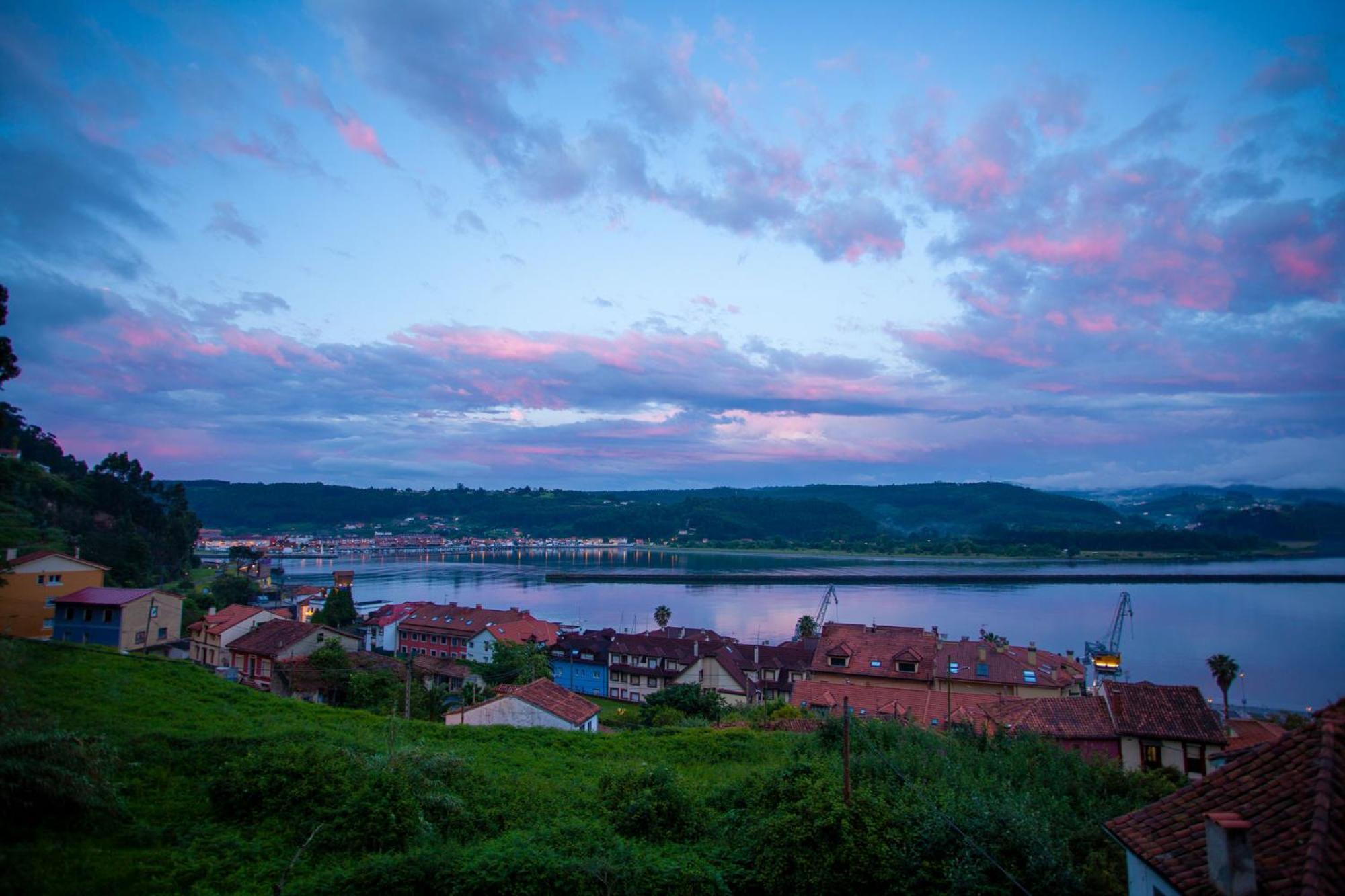 Sea Breeze And Beautiful Views! Apartment มูรอส เด นาลอน ภายนอก รูปภาพ